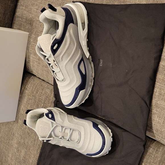 Givenchy men's GIV 1 blue/silvery  size 10 (43) - Picture 2 of 6